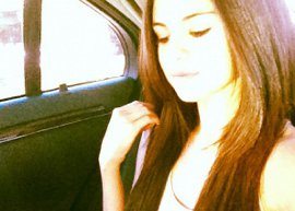 Selena Gomez muda de visual