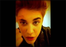 Justin Bieber não consegue levantar a sobrancelha direita - vídeo