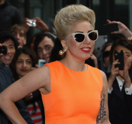 Já pode morrer? Lady Gaga confirma show no Brasil!