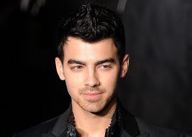 Joe Jonas promete novo álbum do Jonas Brothers até o fim do ano! \o/