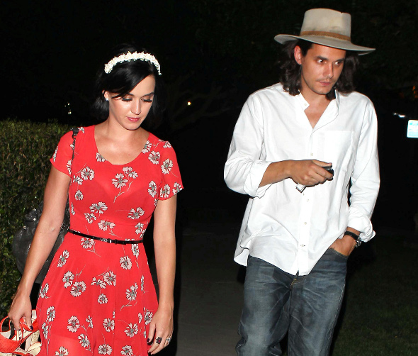 John Mayer terminou com Katy Perry pelo telefone! :O