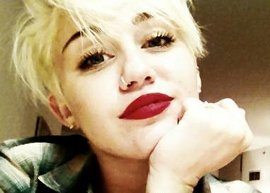 Miley Cyrus responde críticas sobre seu novo cabelo