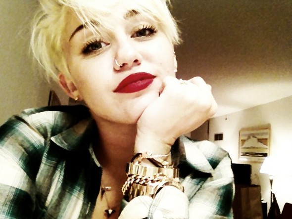 Miley Cyrus vai participar de “Two and a Half Men”