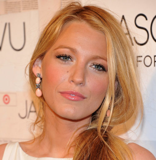 Copie o make natural da Blake Lively, tendência para o verão