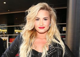 O passo a passo da maquiagem de Demi Lovato no VMA 2012