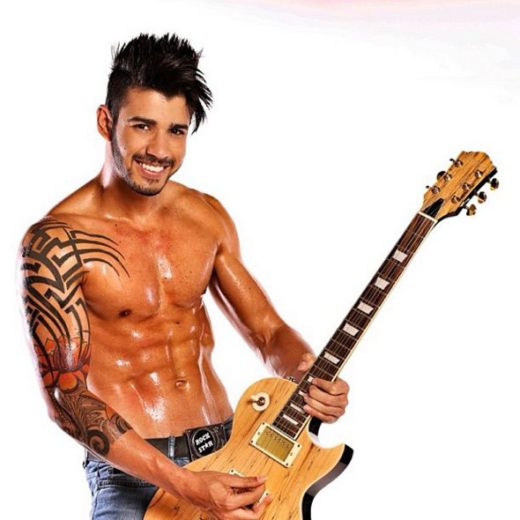 Gusttavo Lima dedica corpo sarado às fãs *-*