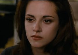 Vídeo de "Amanhecer - parte 2" mostra Bella aprendendo a ser humana