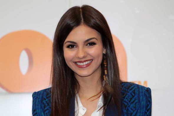 Victoria Justice fala sobre Victorious ao blog - Seriadores Anônimos