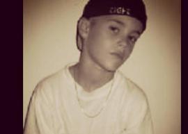 Fofura do dia: Justin Bieber posta foto de quando era criança