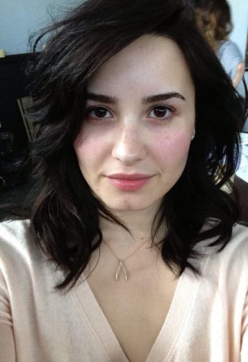 Demi Lovato sem maquiagem