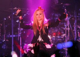 Avril Lavigne é eleita a canadense mais famosa da atualidade