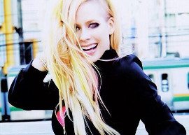Avril Lavigne se defende de críticas sobre seu novo clipe