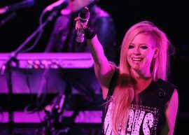 Avril Lavigne faz primeiro show no Brasil