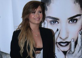 Fãs das Demi Lovato fazem homenagem à cantora após show