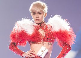 Miley Cyrus cancela show pouco antes de subir ao palco