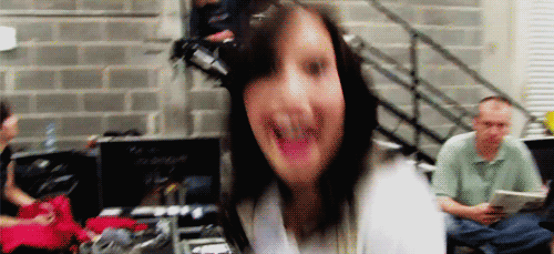 20 caras e bocas da Demi Lovato em gifs