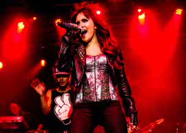 Dulce Maria anuncia retorno ao Brasil