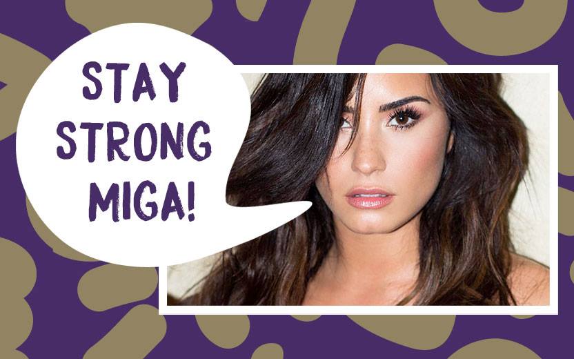 Demi Lovato com balãozinho sobre bullying dizendo "stay strog, miga!"