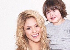 Shakira posta vídeo ensinando filho a ler