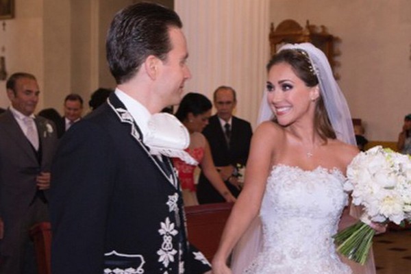 Após casamento, ex- RBD Anahí quer retomar carreira