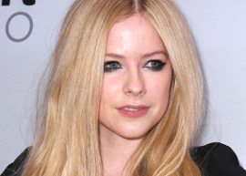 Avril Lavigne fala sobre projetos após recuperação de doença