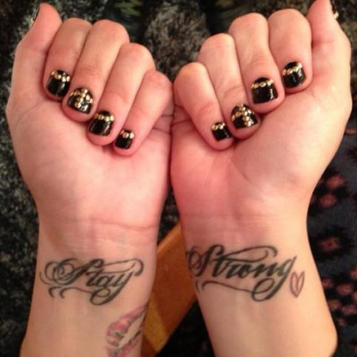 Demi Lovato faz nova tatuagem para cobrir antiga