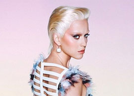 Katy Perry de cabelo curto e platinado na capa da Wonderland