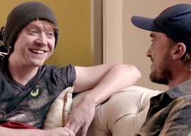 Rupert Grint assume em entrevista ao amigo Tom Felton que já se vestiu de Drag Queen