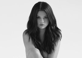 Selena Gomez explica nudez na capa do álbum "Revival"