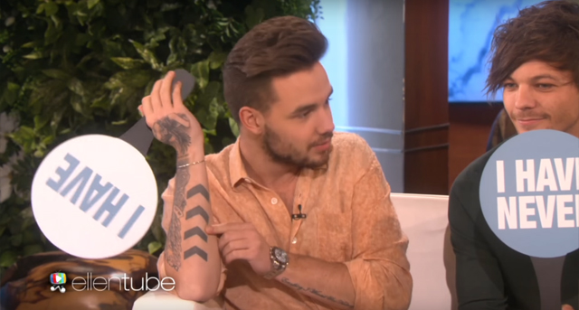 One Direction brinca de "Eu nunca" no programa da Ellen DeGeneres