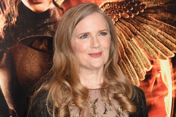 Suzanne Collins escreve carta de agradecimento para equipe 