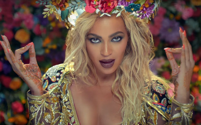 Beyoncé está maravilhosa em novo clipe com Coldplay!