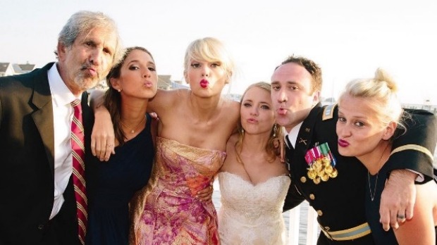 Taylor em casamento de fã