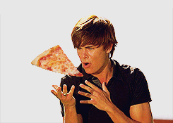 zac efron comendo pizza