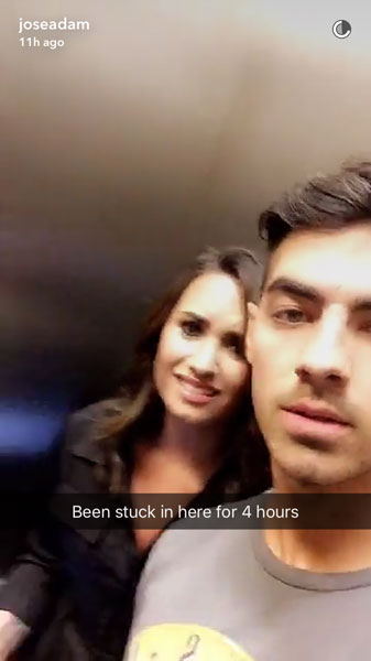 joe jonas e demi lovato presos no elevador