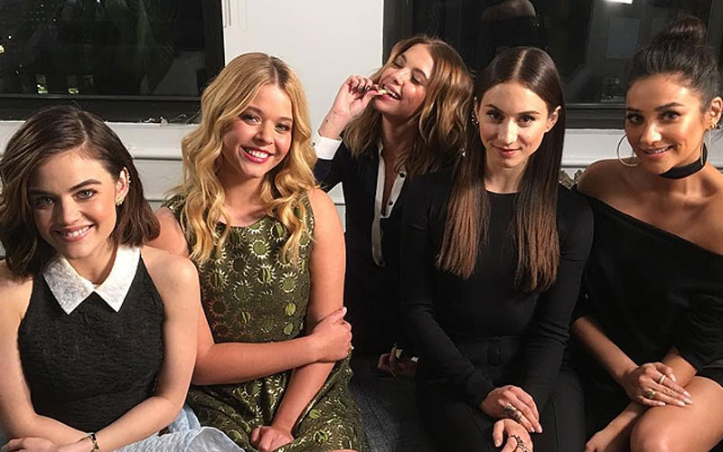 pretty little liars elenco