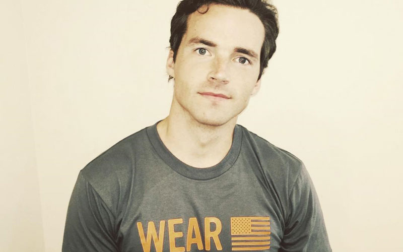 ian harding, o ezra de pretty little liars