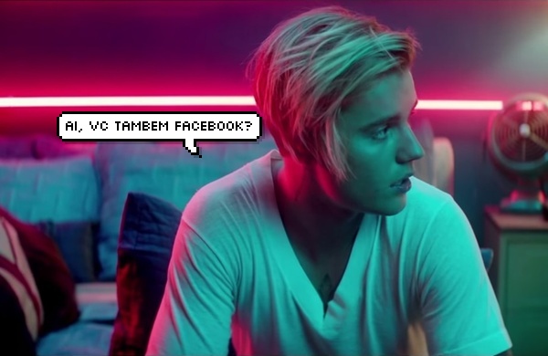 Justin Bieber dizendo ''ai, vc também facebook?''