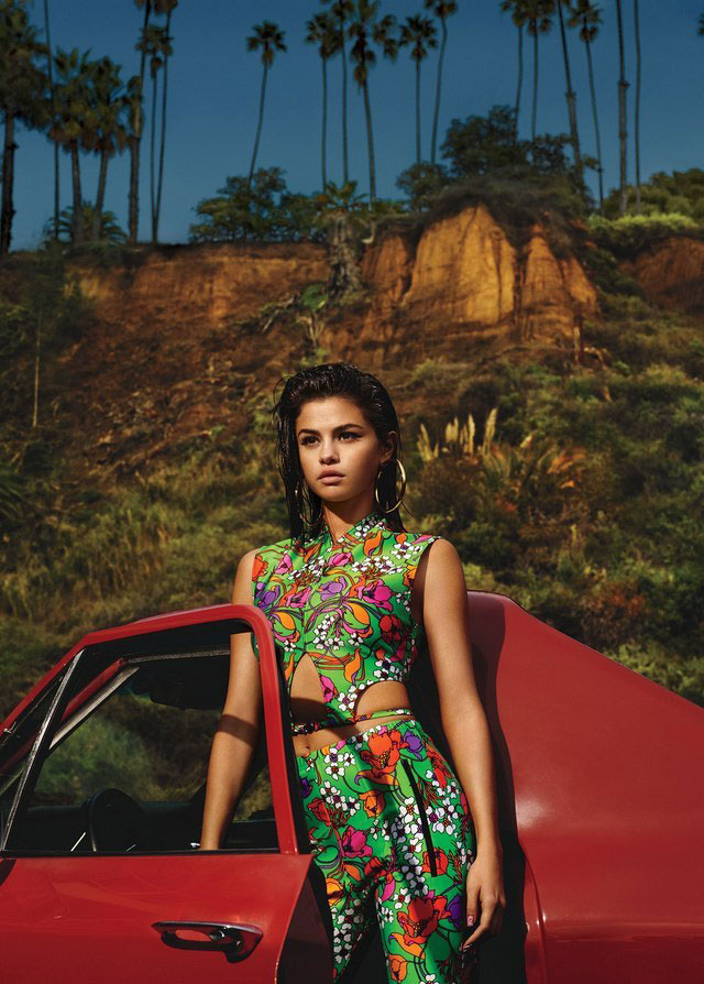 Selena Gomez de vestido verde para Vogue