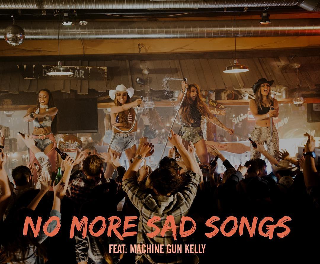 Little Mix em trajes country para o clipe de "No More Sad Songs"
