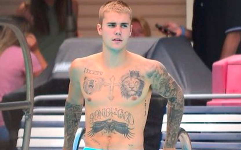 Justin Bieber mostra nova tattoo: veja o significado!