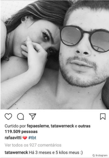 Print de postagem no Instagram de Rafael Vitti. Foto em preto e branco de Tatá Werneck deitada em seu ombro. Comentário da Tatá dizendo "3 meses e 5kg meus atrás"