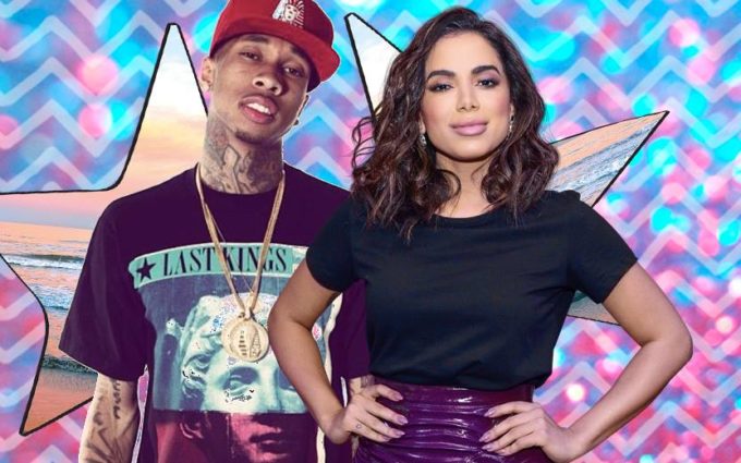 Tyga e Anitta em montagem com fundo rosa e estrelas