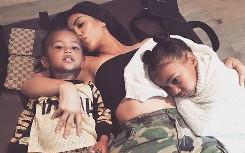 Kim Kardashian e filhos