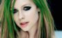 Avril Lavigne é a artista mais perigosa quanto à vírus nas buscas na internet e aparece com cabelos loiros e verdes