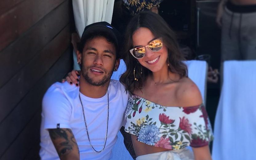 Aliança de Neymar e Bruna Marquezine