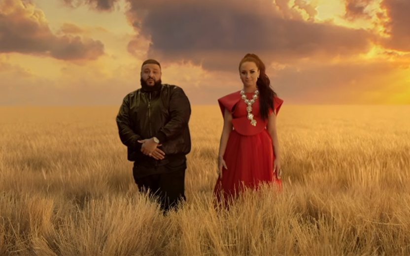 Demi Lovato e DJ Khaled em clipe de I Believe