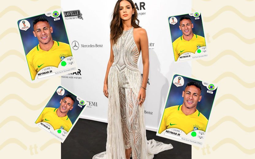 Bruna Marquezine recebe álbum da copa cheio de figurinhas do Neymar