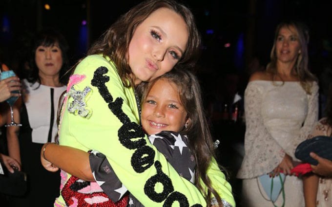 Larissa Manoela comemora 18 anos