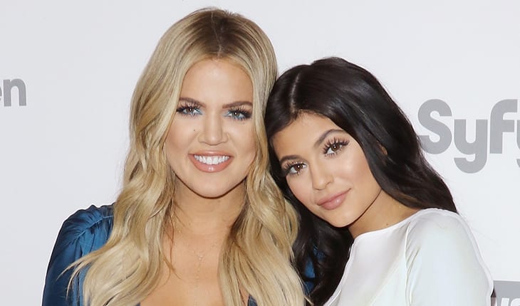 Khloé Kardashian exagera no photoshop e é confundida com Kylie Jenner